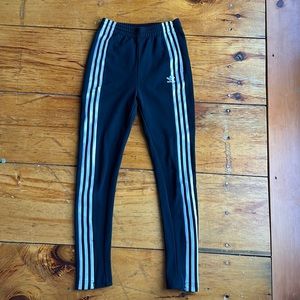 Vintage adidas high waisted track pants. EUC. sexy slim fit.